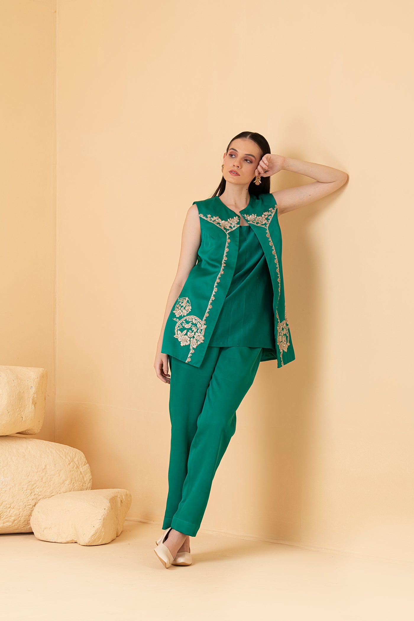 Green modal satin sleeveless jacket with chanderi top  and pants