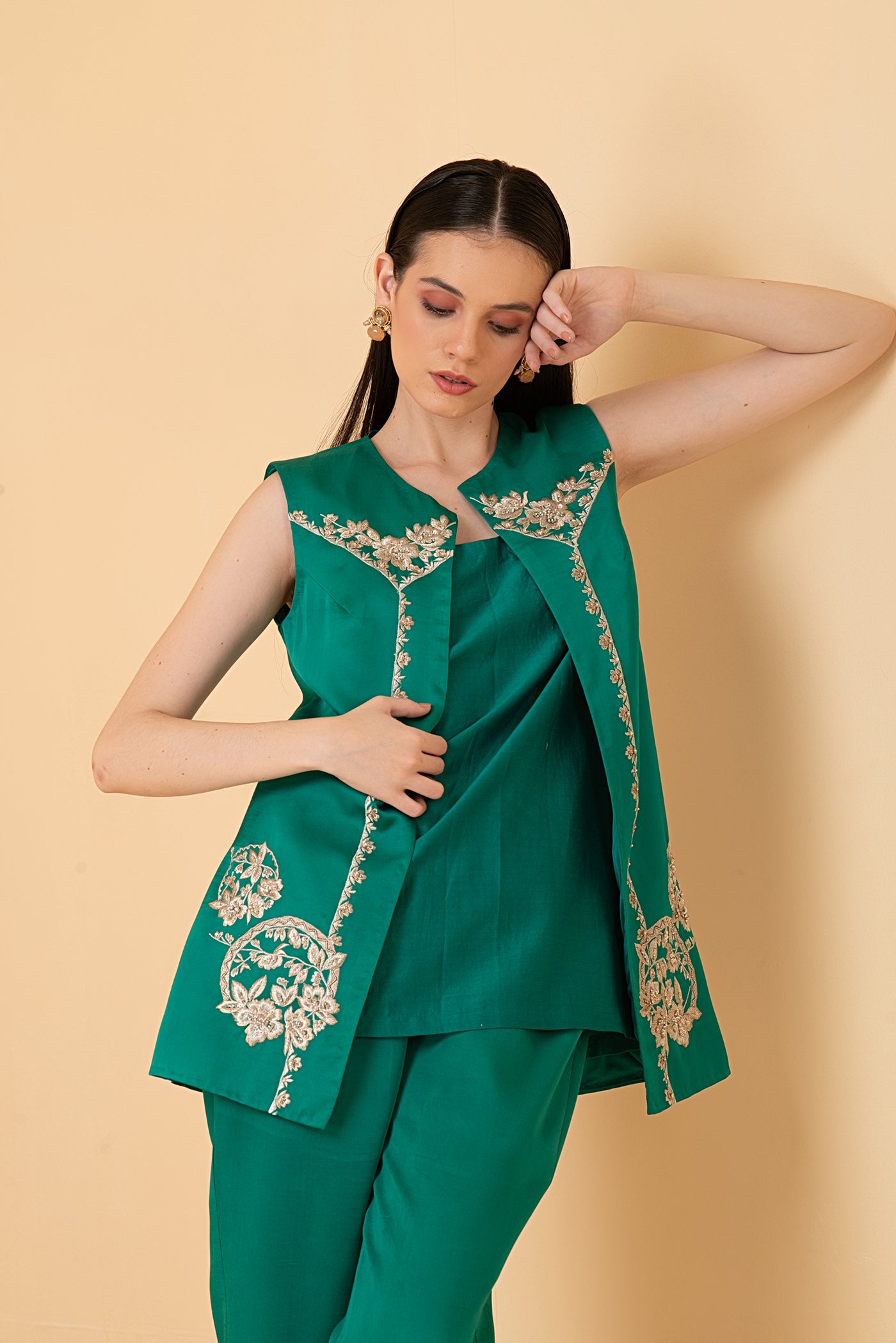 Green modal satin sleeveless jacket with chanderi top  and pants