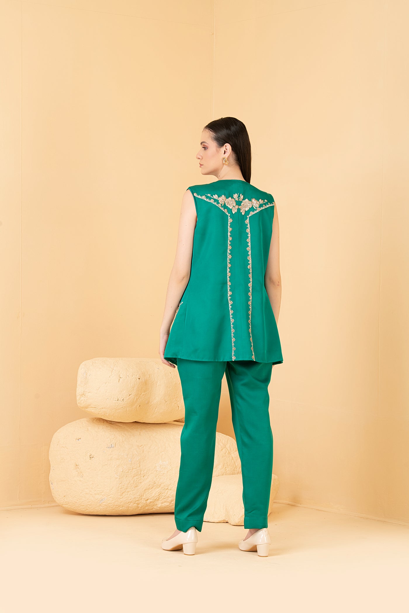 Green modal satin sleeveless jacket with chanderi top  and pants