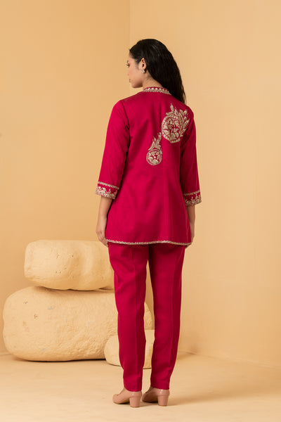 Fuschia modal satin jacket with sleeveless chanderi top with self zari and pants