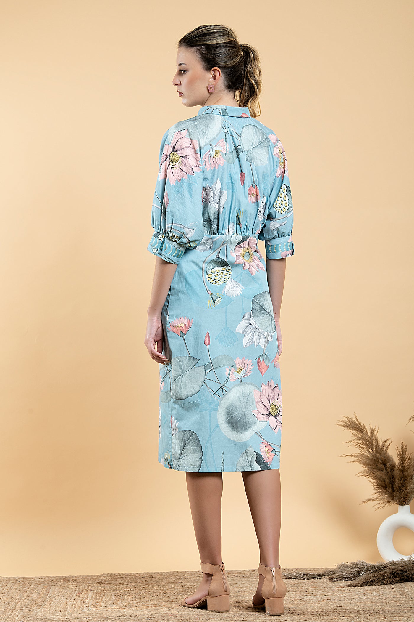 Nelumbo Fitted Shirt Dress